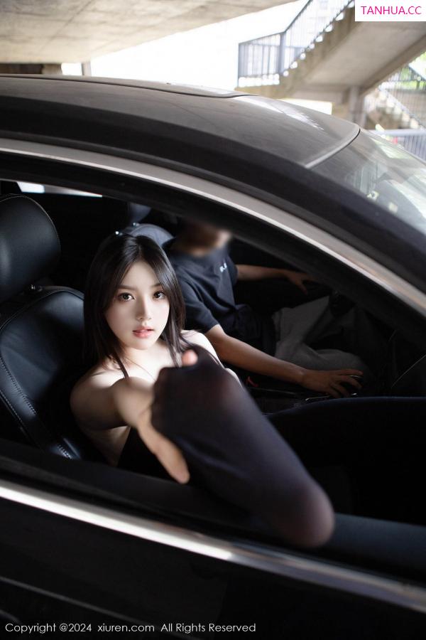 豆瓣酱  [XiuRen]高清写真图 2024.06.14 No.8708 豆瓣酱 黑丝美腿第58张图片